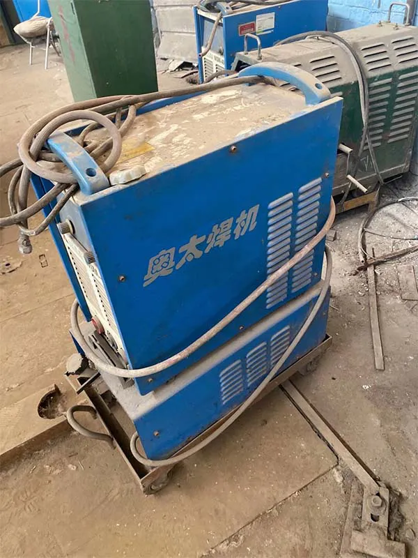 低價處理二手機床車床 幾十臺 電焊機KBC-500（2020